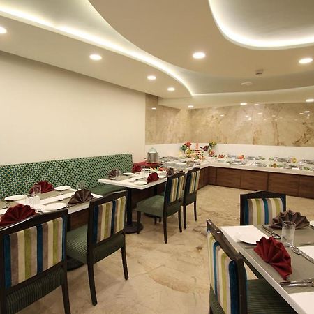 La Woods Hotel Chennai Exterior photo