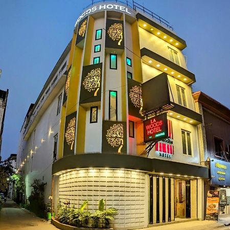 La Woods Hotel Chennai Exterior photo