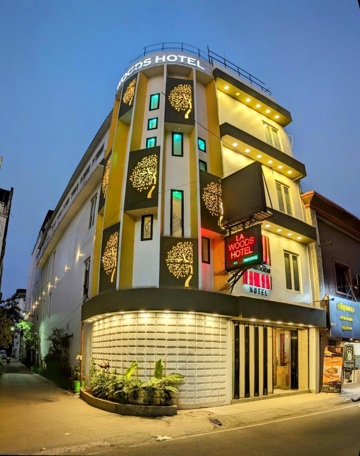 La Woods Hotel Chennai Exterior photo