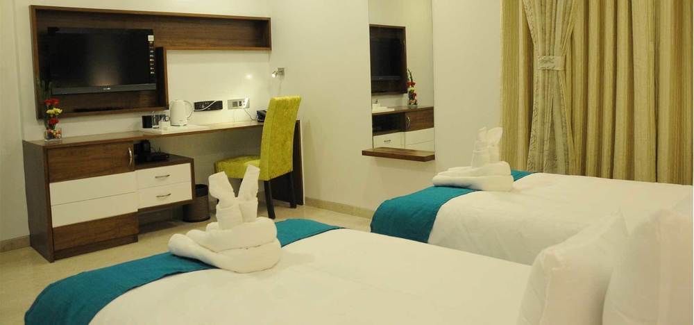 La Woods Hotel Chennai Exterior photo